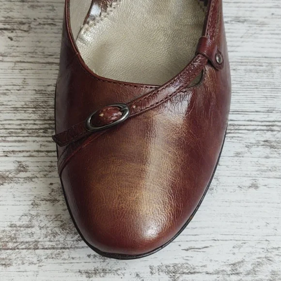 🟦NWOT Kenneth Cole NY Italian Leather Heels - Picture 2 of 13